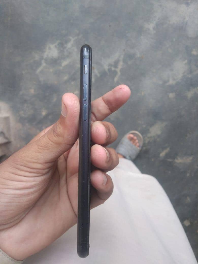 Apple iPhone SE 6