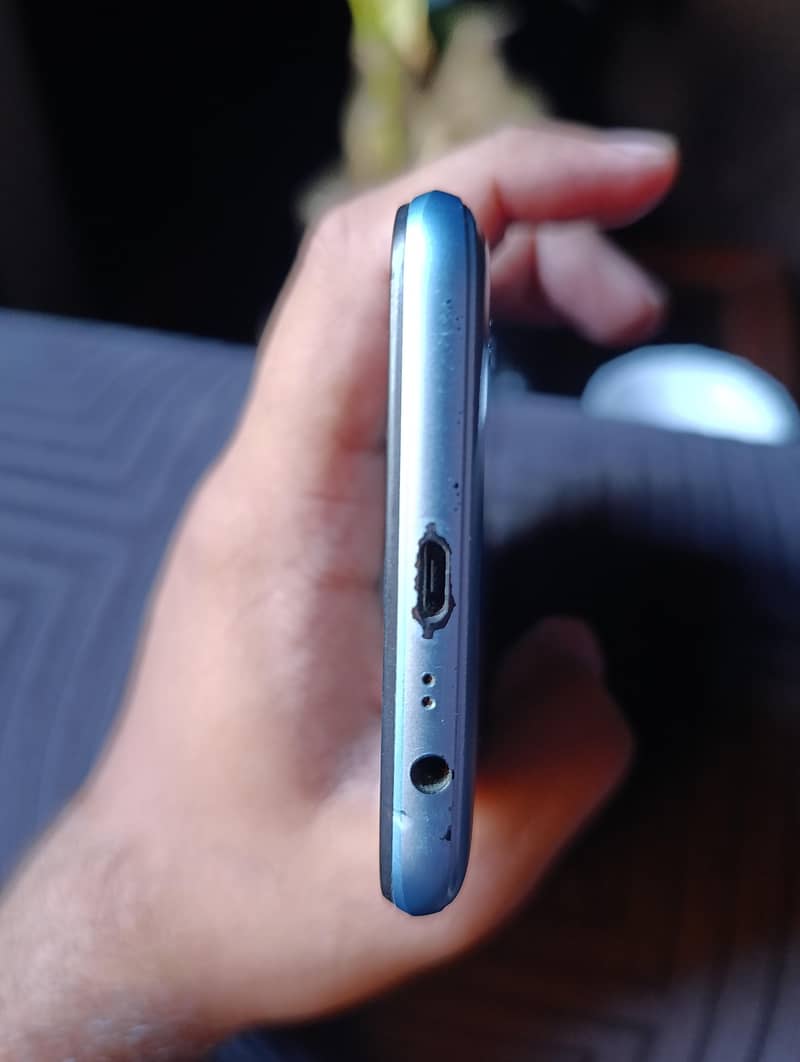 Realme C21 0