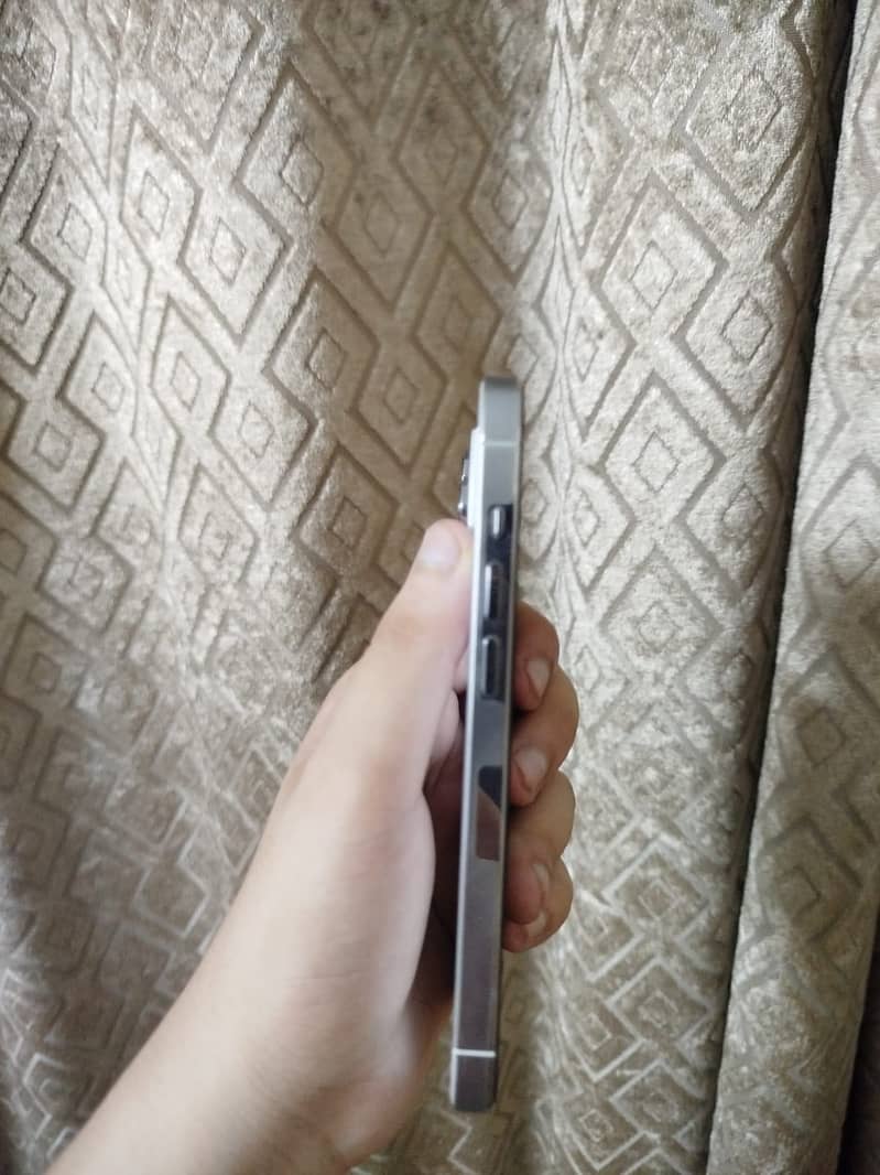 Apple iPhone 14 Pro 1