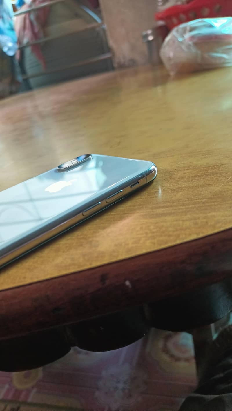 Apple iPhone XS 6