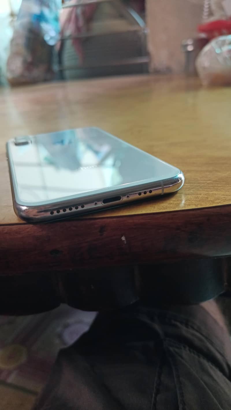 Apple iPhone XS 7
