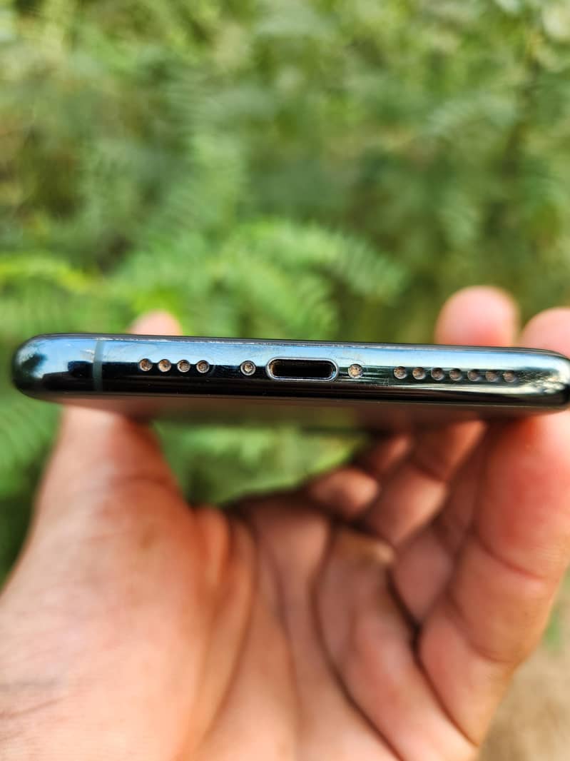 Apple iPhone 11 Pro Max 1