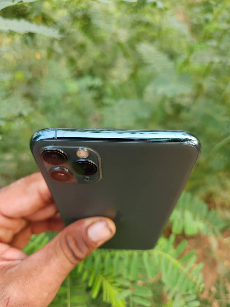 Apple iPhone 11 Pro Max 3