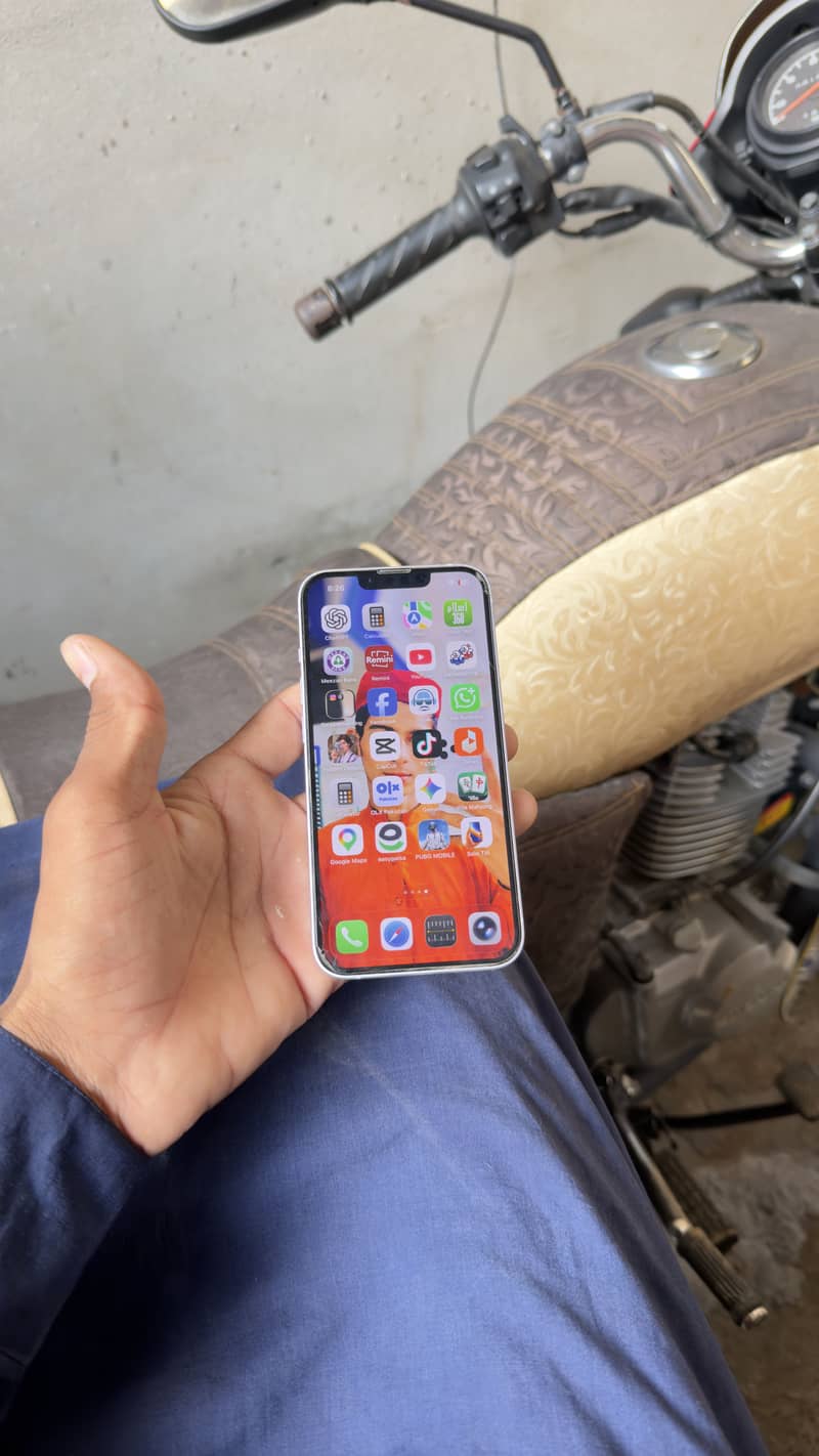Apple iPhone 14 2
