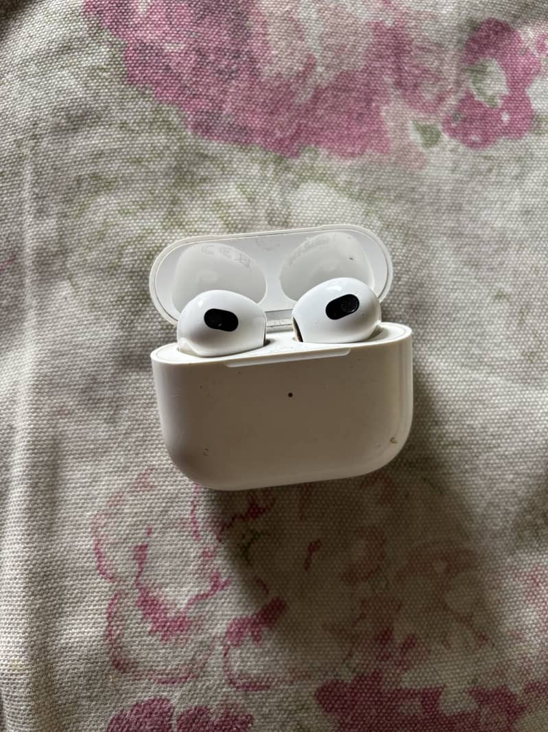 Apple AirPods 3rd generation 0