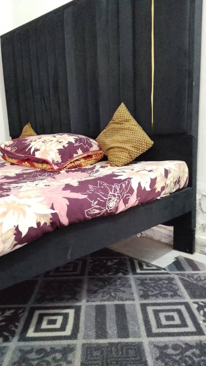 king size bed 0