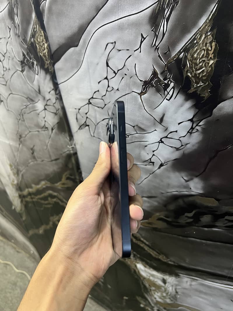 iPhone 14 Jv 1