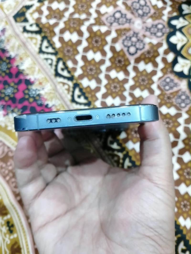 Apple iPhone 13 Pro 2