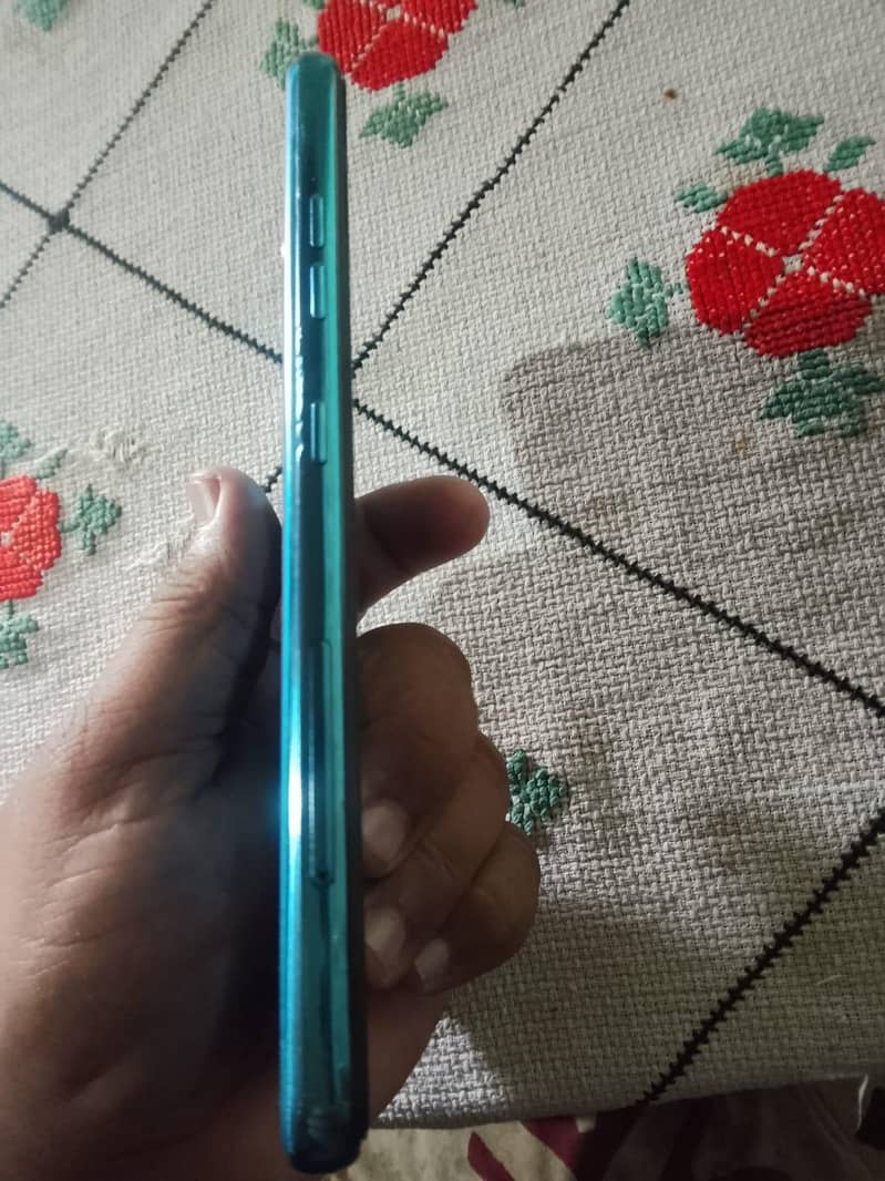 LG K50 1