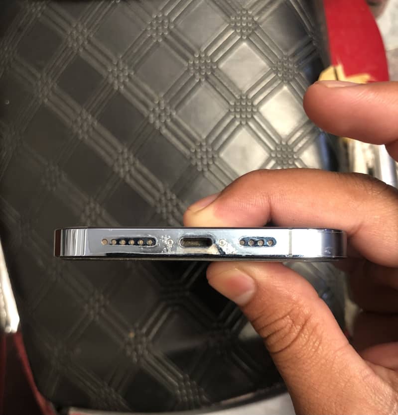 Apple iPhone 13 Pro Max with box 3