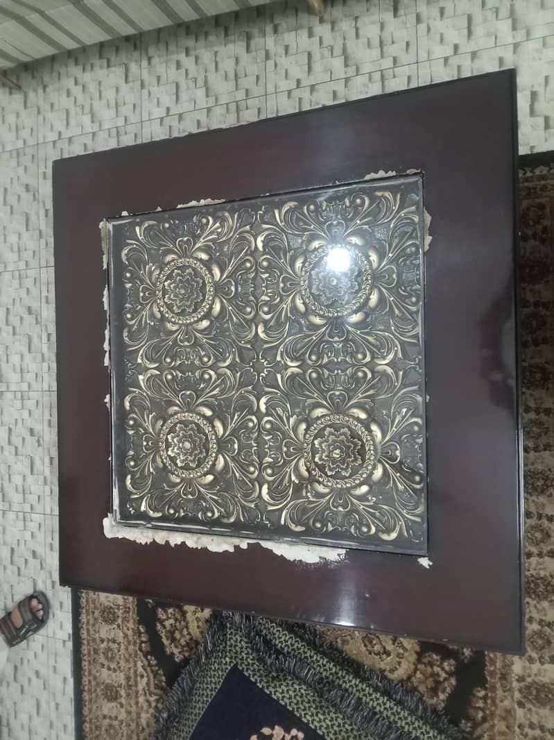 Center Table 0