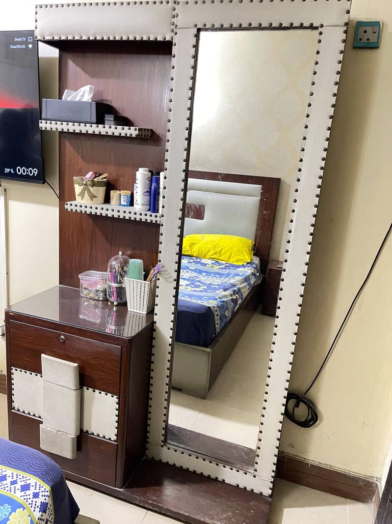 Dressing Table Dresser 2
