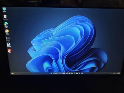 75 Hertz Monitor, Almost new