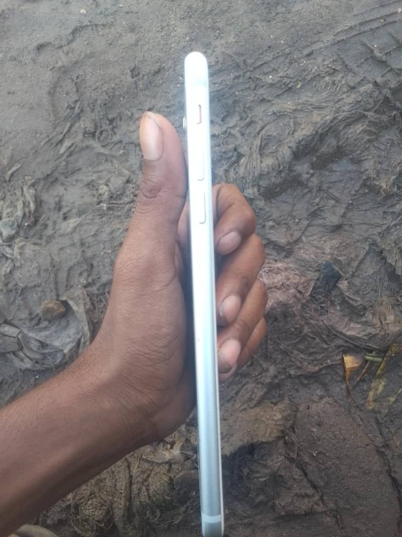 Apple iPhone 6 Plus 2