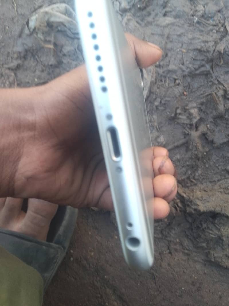 Apple iPhone 6 Plus 4