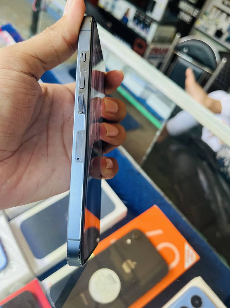 Apple iPhone 13 Pro 2