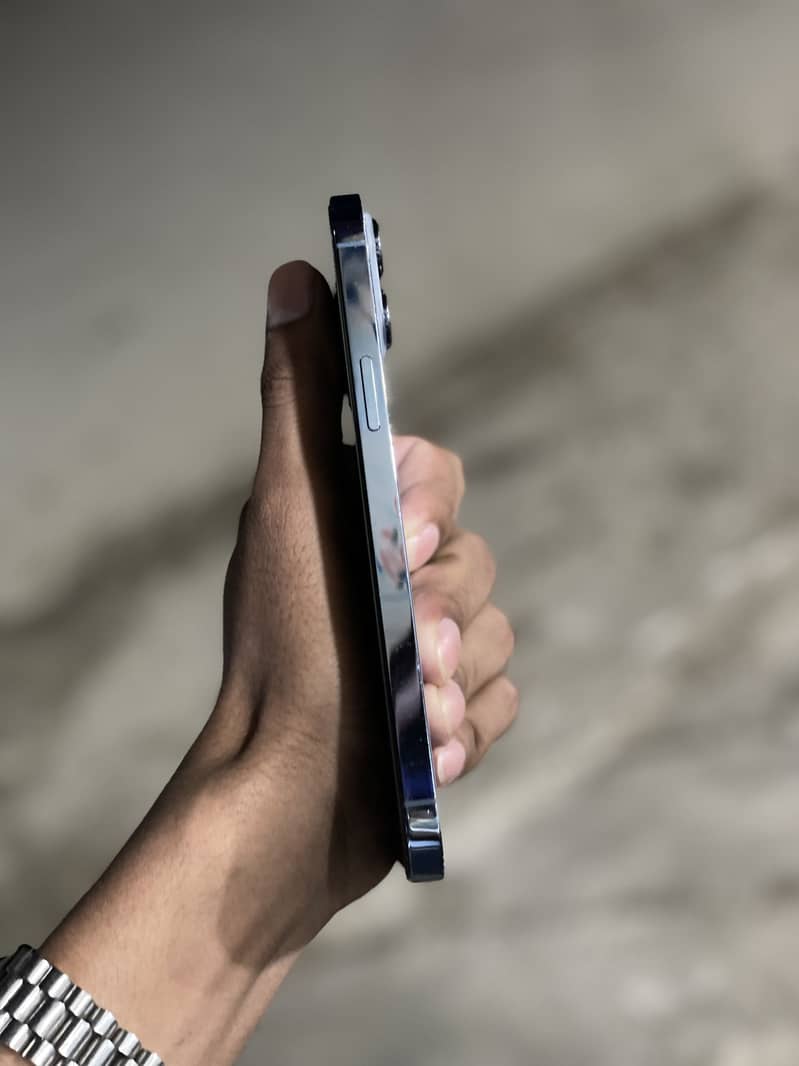 Apple iPhone 13 Pro Max 3