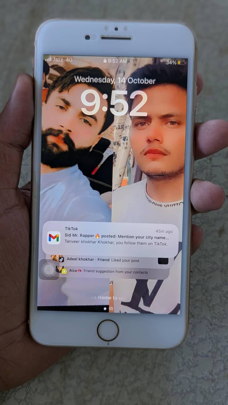 Apple iPhone 8 Plus 1