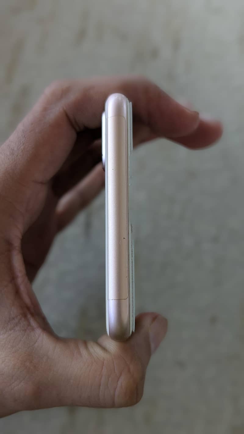 Apple iPhone 8 Plus 3