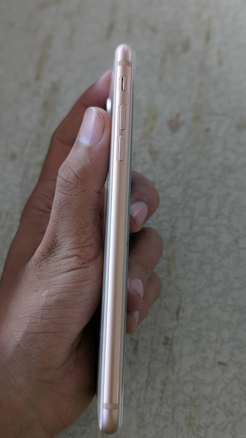 Apple iPhone 8 Plus 5