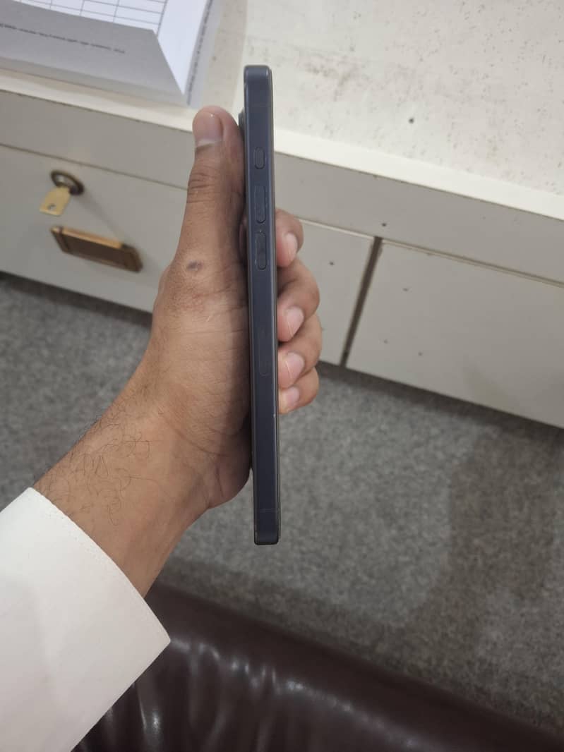 Apple iPhone 15 Pro Max 3