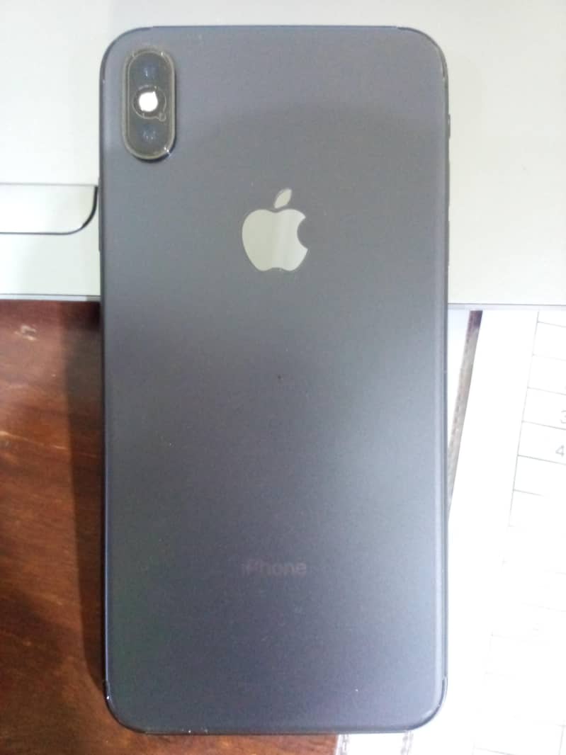 Apple iPhone XS Max 1