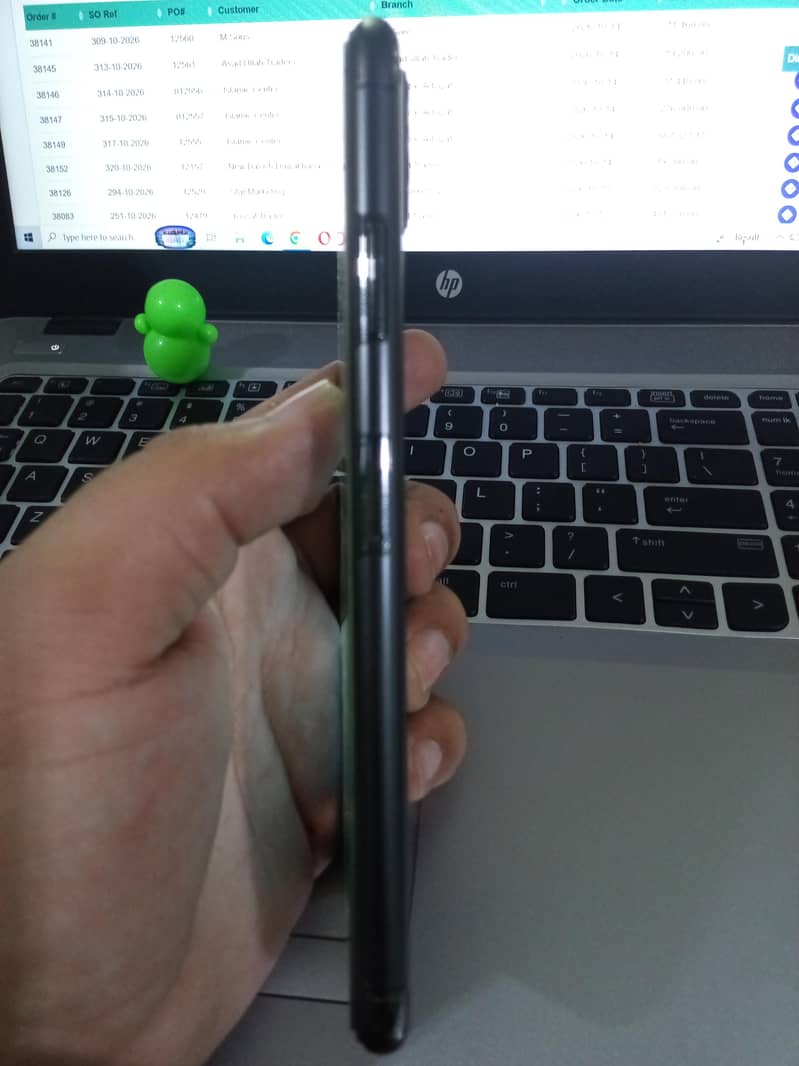 Apple iPhone XS Max 3