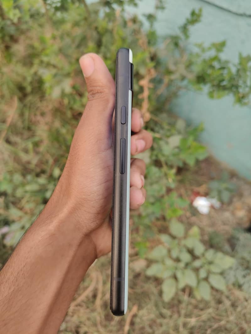 Google Pixel 6a 4