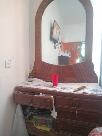 dressing table