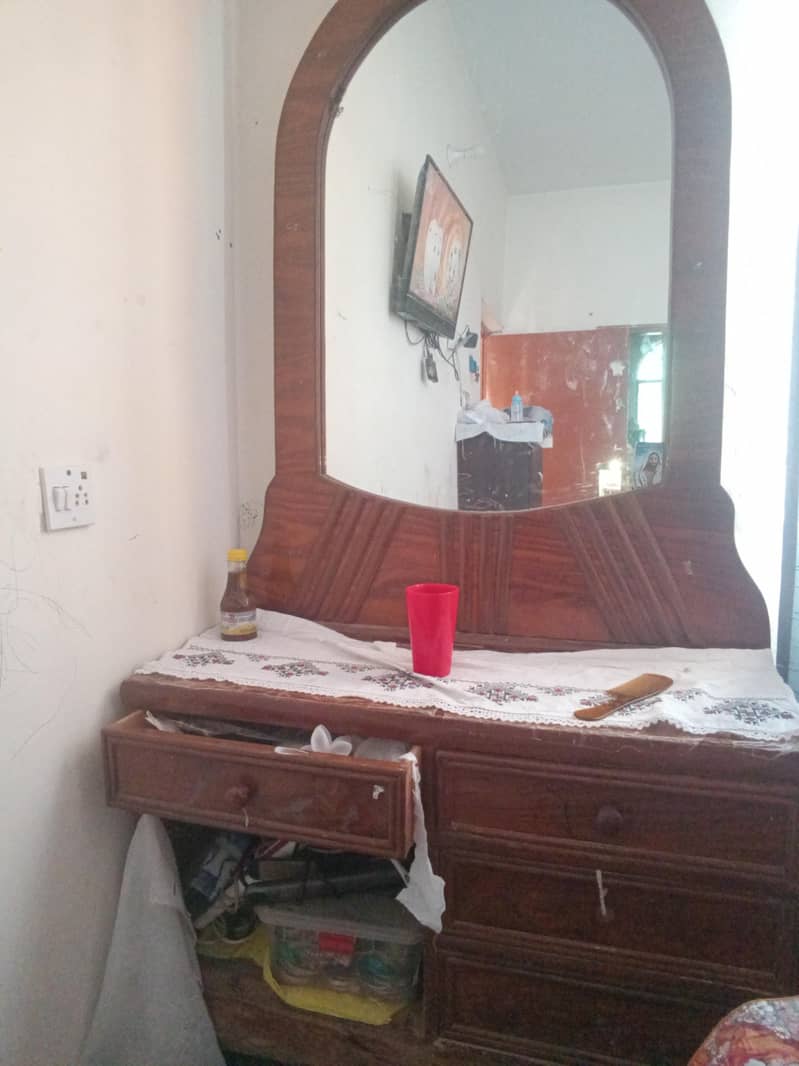 dressing table 0