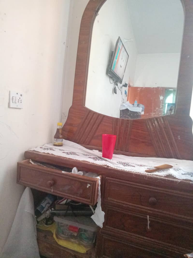dressing table 1