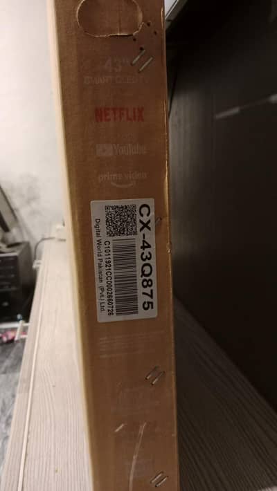 selling my Qsmart Led tv 43 inch. . . box packed .