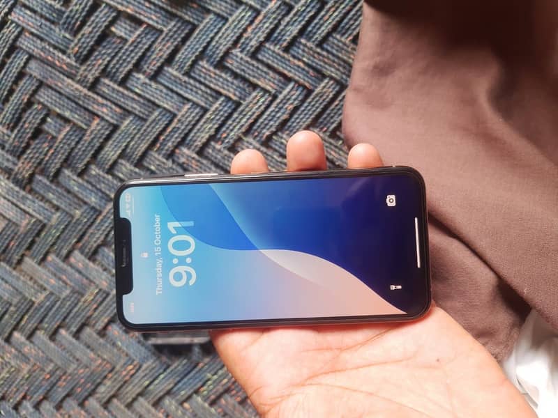 Apple iPhone XS 4