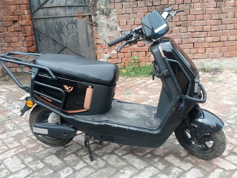 YJ Future Electric Scooter 1