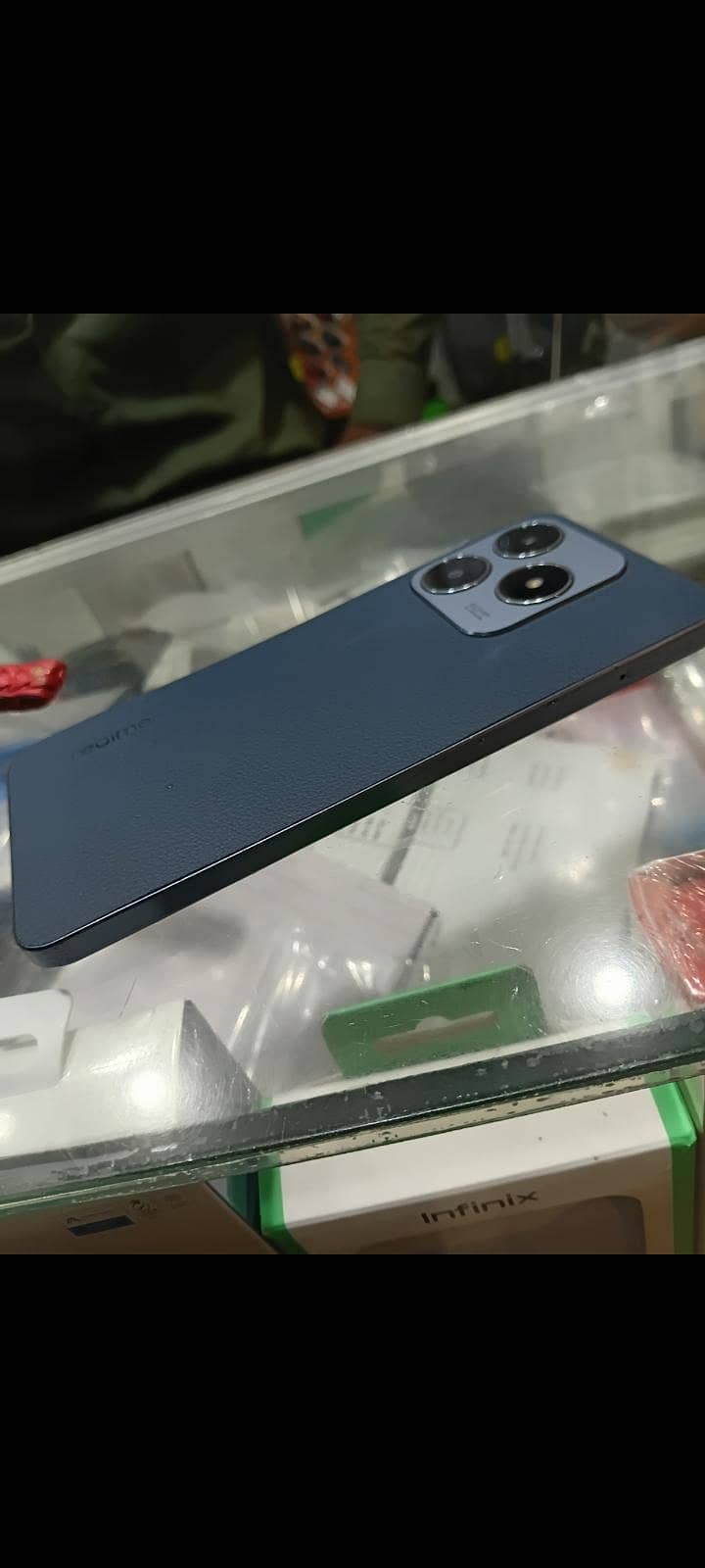 Realme C63 1