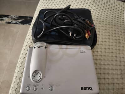 BenQ projector for sale in good condition never used