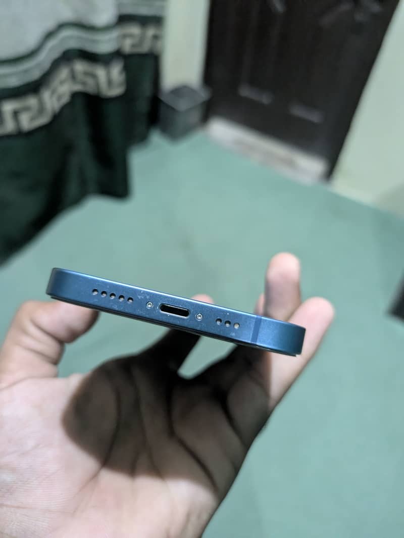 Apple iPhone 13 5