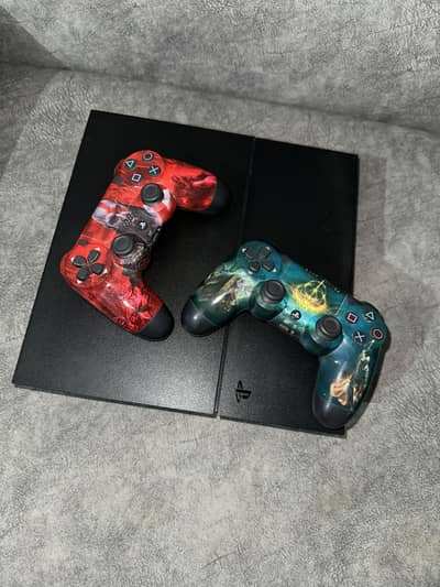 Ps4 1TB with two controllers