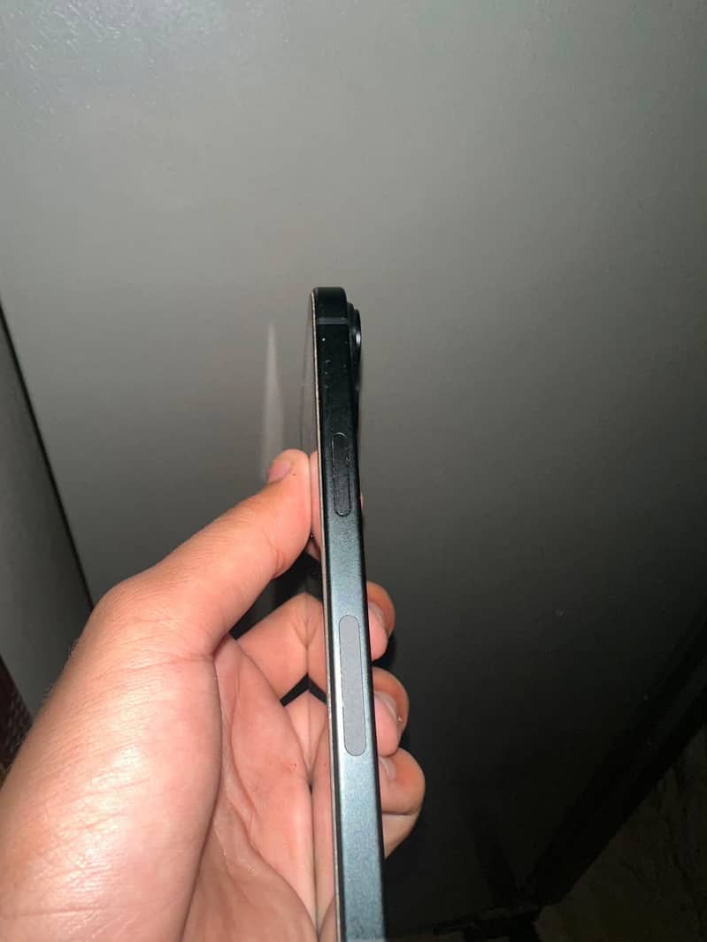 Apple iPhone 15 3
