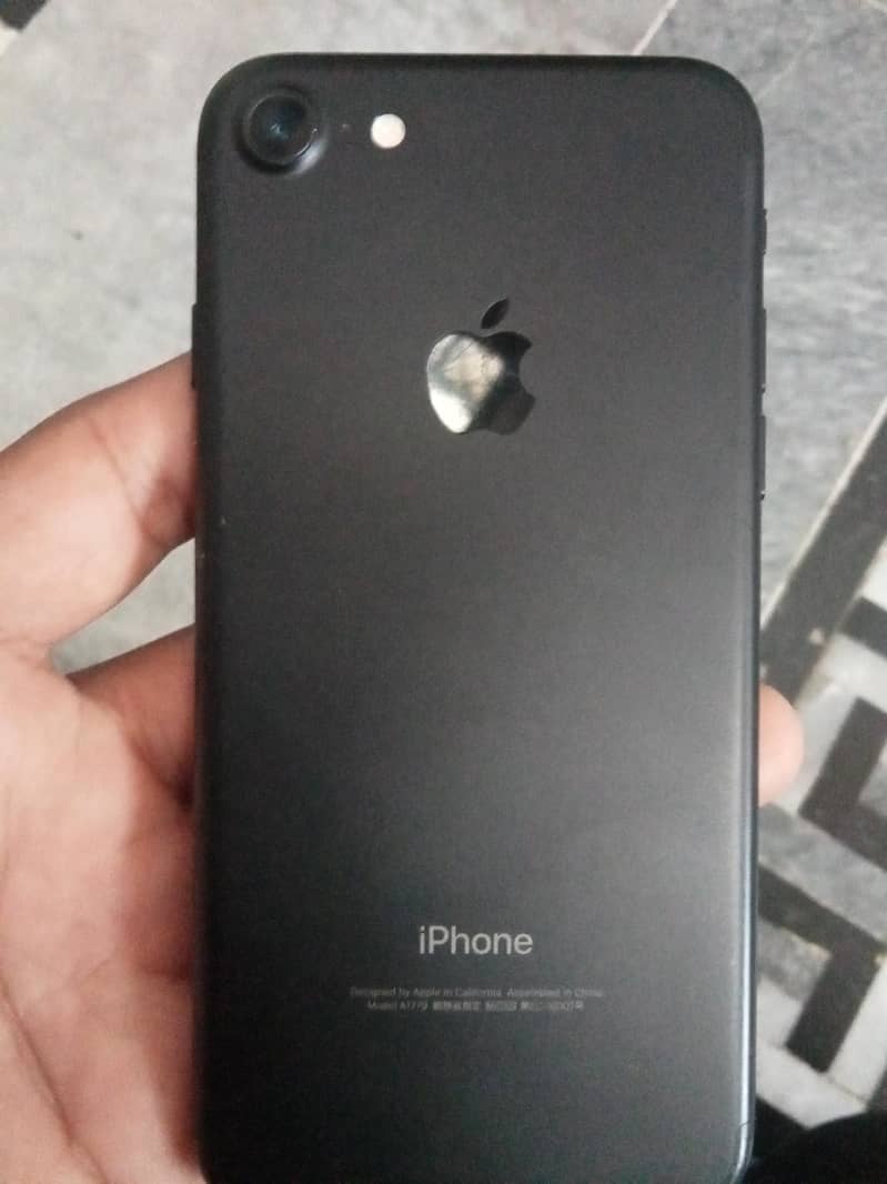 Apple iPhone 7 1