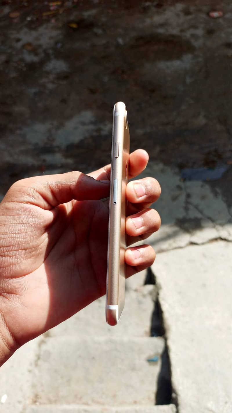 Apple iPhone 7 5