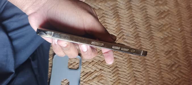 Apple iPhone 12 Pro Max iCloud Lock