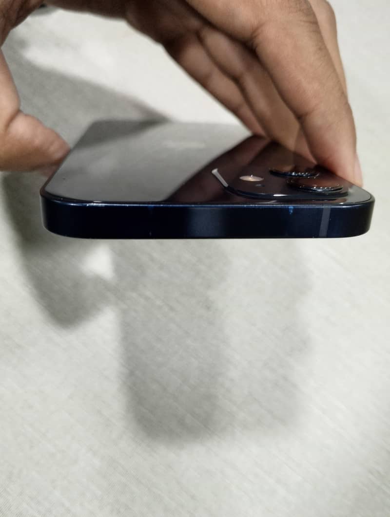 Apple iPhone 12 6
