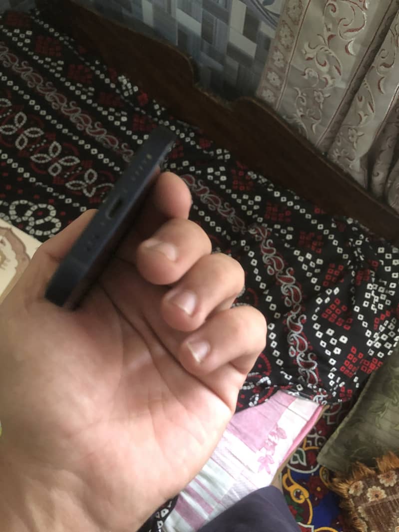 Apple iPhone 12 5