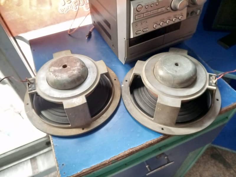 JBL Model L40 with network 1