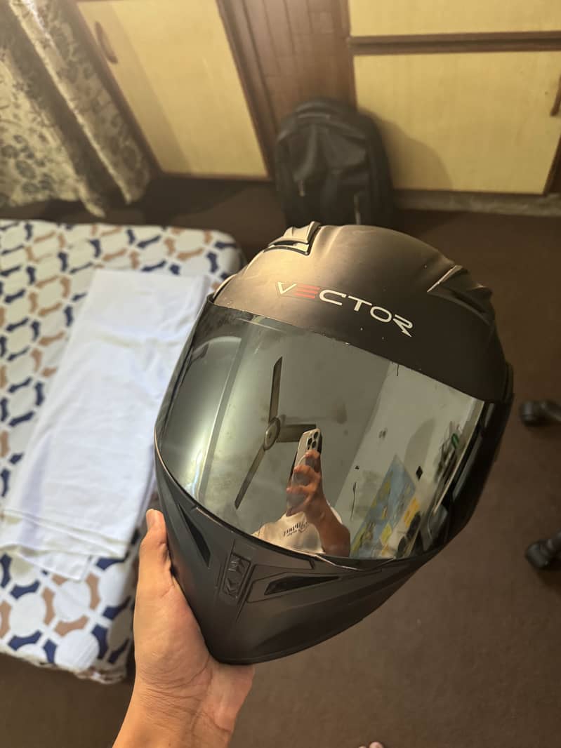 Vector helmet with black visor 1