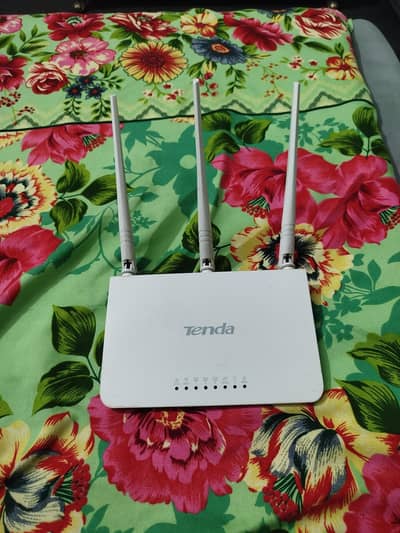 enda F3 300Mbps 3 Antenna WiFi Router - Working Condition
