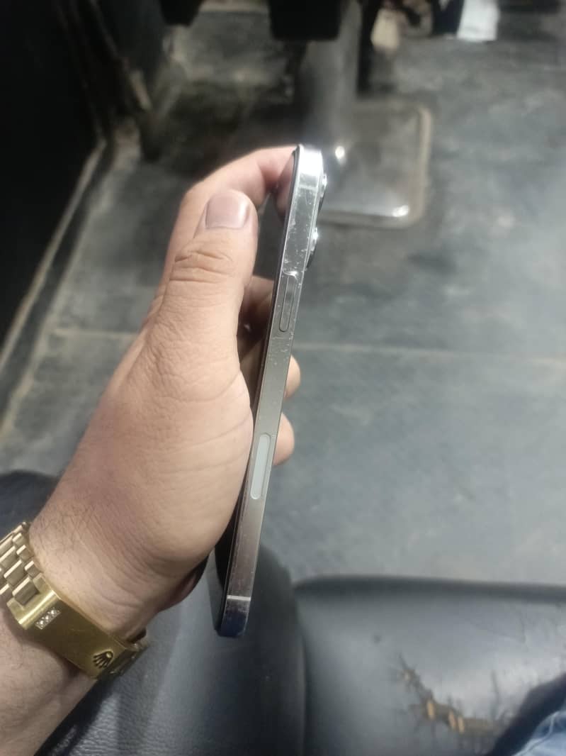 Apple iPhone 13 Pro Max better 84 5