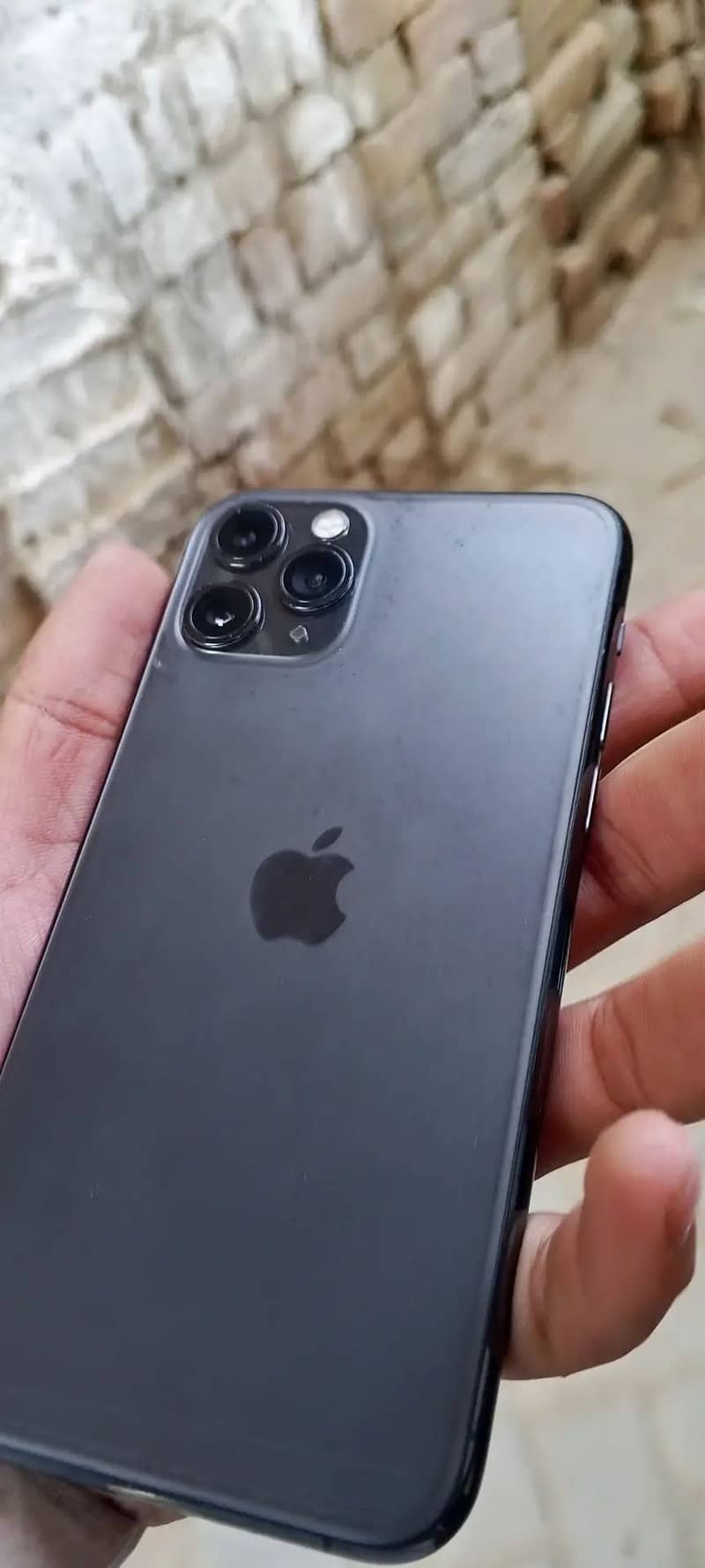 Apple iPhone 11 Pro 1