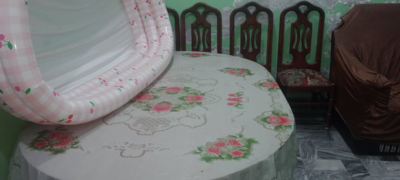 Dinning table 0